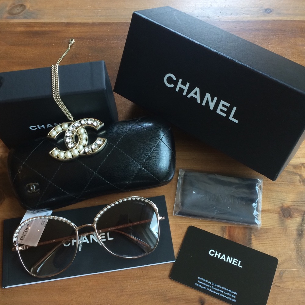 NWT Chanel Rose Pearl Rim Sunglasses